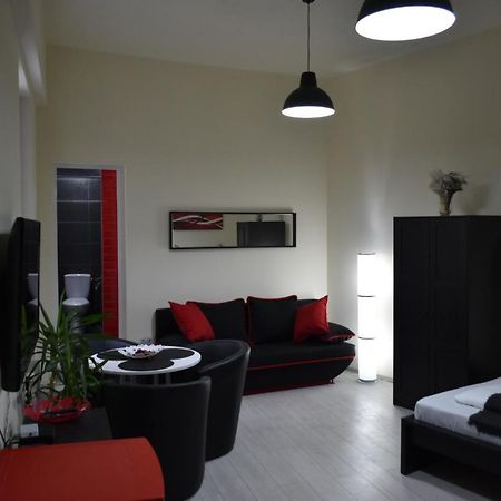 Foter Apartmanhaz เซนเทนแดร ภายนอก รูปภาพ