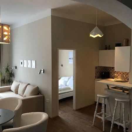 Foter Apartmanhaz เซนเทนแดร ภายนอก รูปภาพ