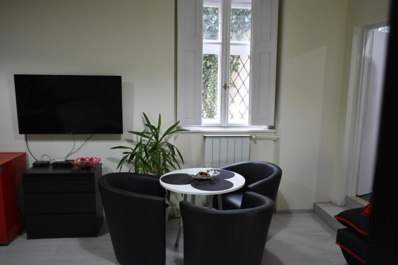 Foter Apartmanhaz เซนเทนแดร ภายนอก รูปภาพ