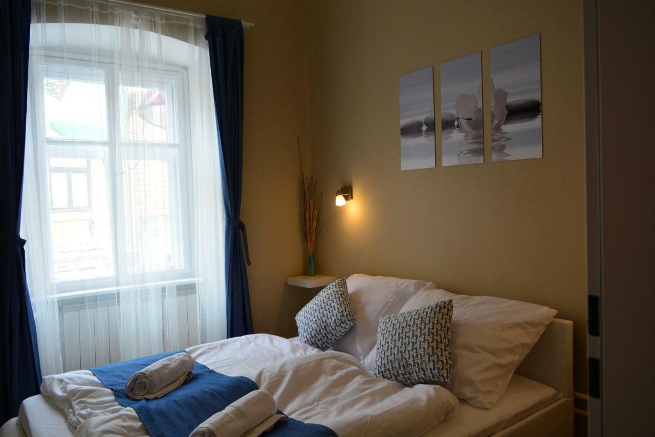 Foter Apartmanhaz เซนเทนแดร ภายนอก รูปภาพ