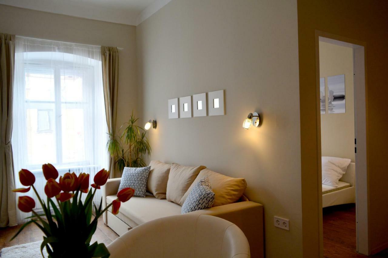 Foter Apartmanhaz เซนเทนแดร ภายนอก รูปภาพ