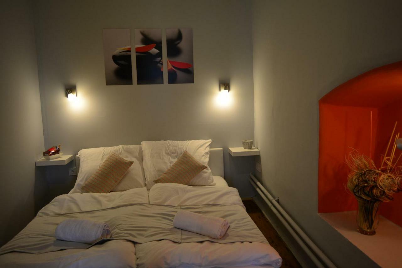 Foter Apartmanhaz เซนเทนแดร ภายนอก รูปภาพ