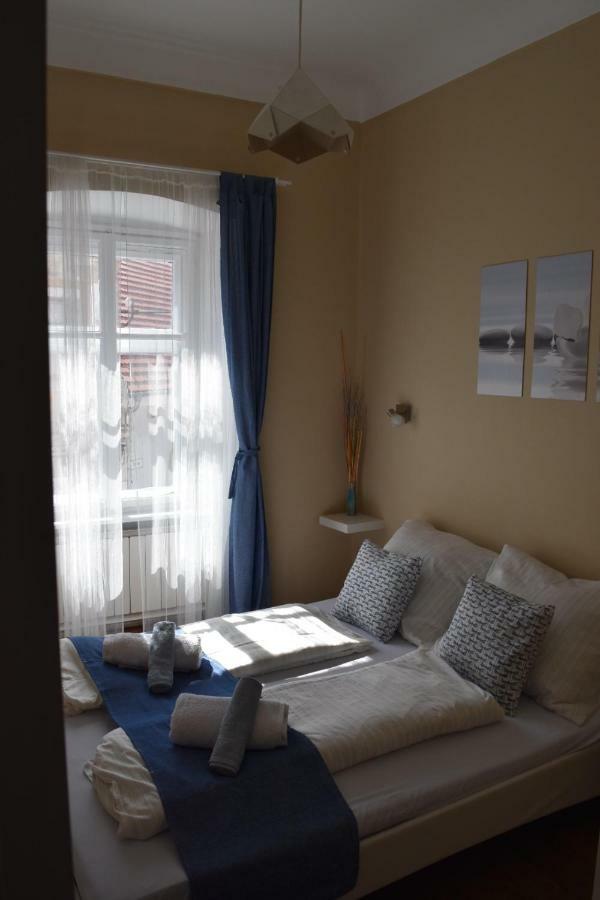 Foter Apartmanhaz เซนเทนแดร ภายนอก รูปภาพ